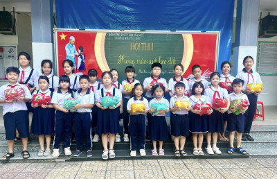 Hội thu phong trào “Nuôi heo đất” năm học 2024-2025